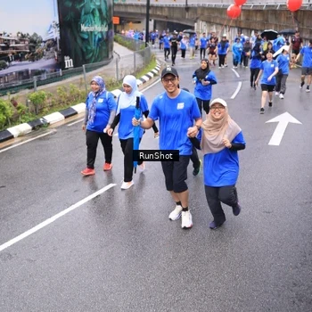 Runner Photo 7954567