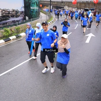 Runner Photo 7954572