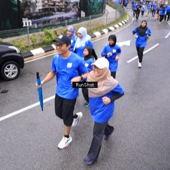 Runner Photo 7954579