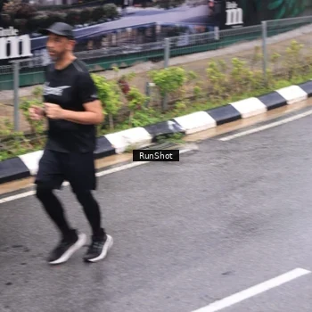 Runner Photo 7954652