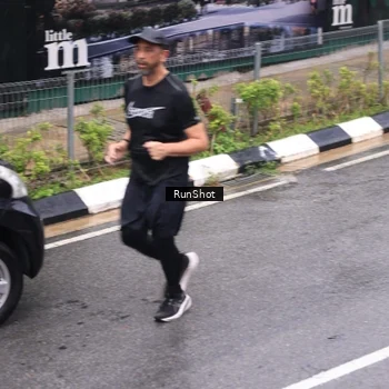 Runner Photo 7954654