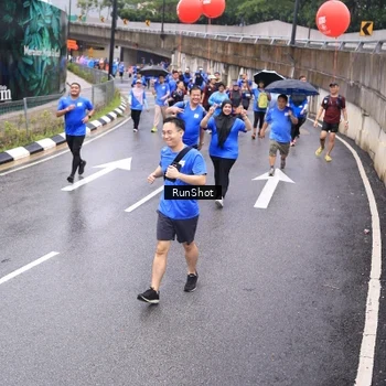 Runner Photo 7954666