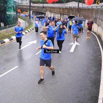 Runner Photo 7954669