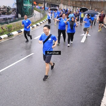 Runner Photo 7954672