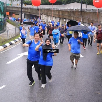 Runner Photo 7954689