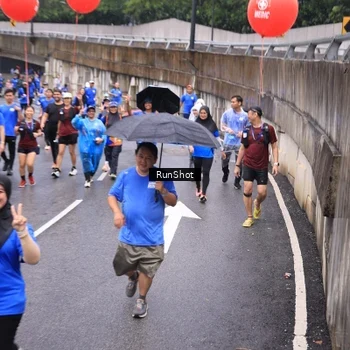 Runner Photo 7954701