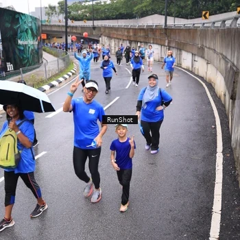 Runner Photo 7954860