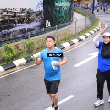 Runner Photo 7954929