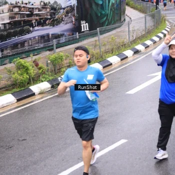Runner Photo 7954930