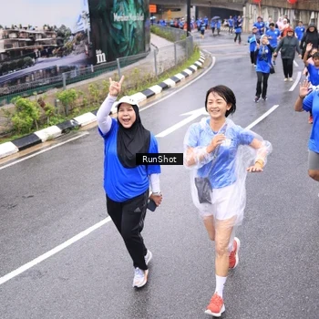 Runner Photo 7954947