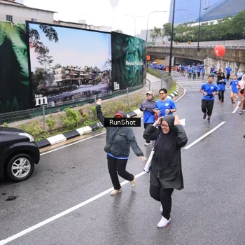 Runner Photo 7955027