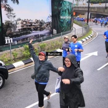 Runner Photo 7955031