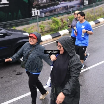 Runner Photo 7955041
