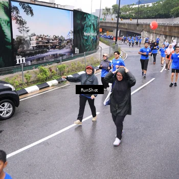 Runner Photo 7955051