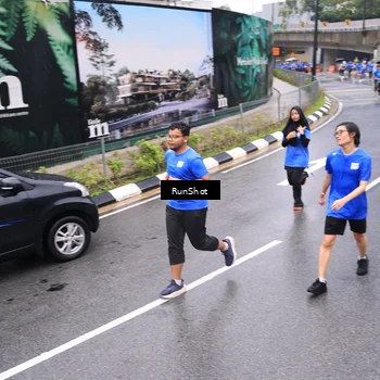 Runner Photo 7955058
