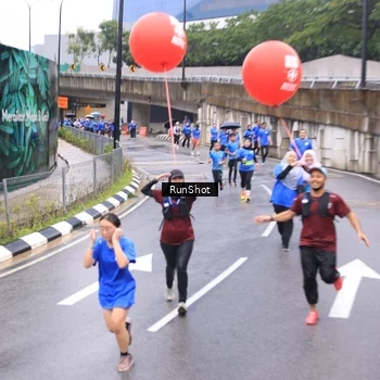 Runner Photo 7955100