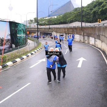 Runner Photo 7955135