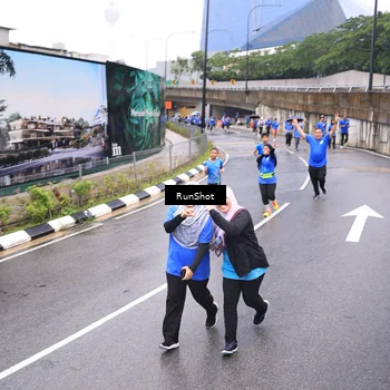 Runner Photo 7955147