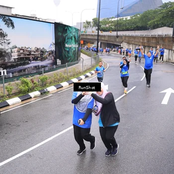 Runner Photo 7955149