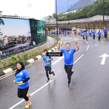 Runner Photo 7955182