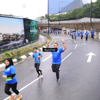 Runner Photo 7955185