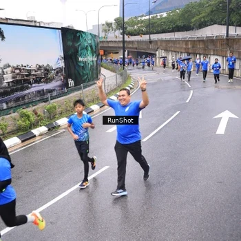 Runner Photo 7955191