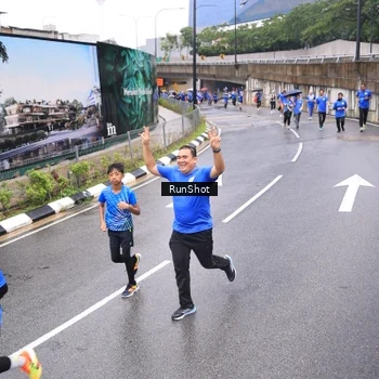 Runner Photo 7955210
