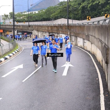 Runner Photo 7955256
