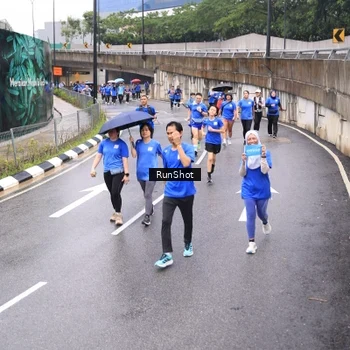 Runner Photo 7955272