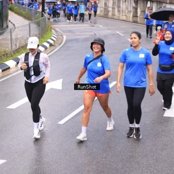 Runner Photo 7955334