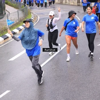 Runner Photo 7955338