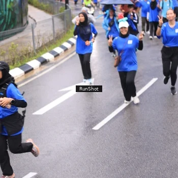 Runner Photo 7955451