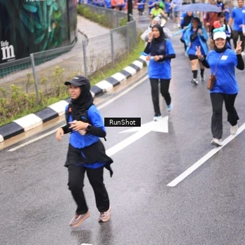 Runner Photo 7955455