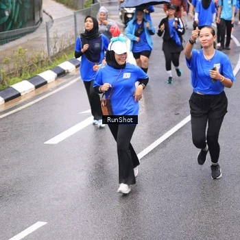 Runner Photo 7955463