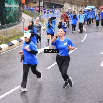 Runner Photo 7955467