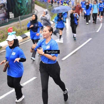 Runner Photo 7955475
