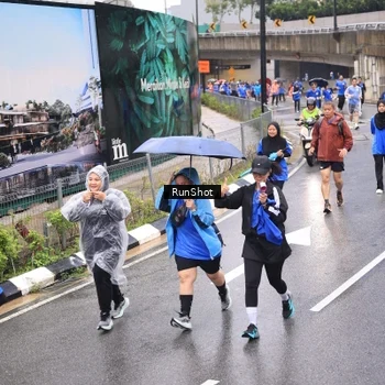 Runner Photo 7955492