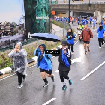 Runner Photo 7955493