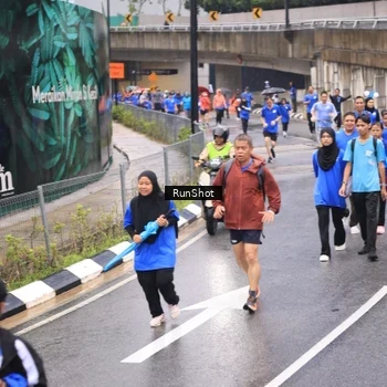 Runner Photo 7955502