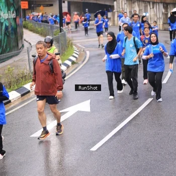 Runner Photo 7955515
