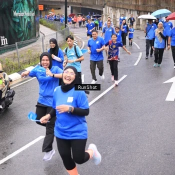 Runner Photo 7955544