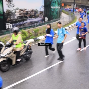 Runner Photo 7955557
