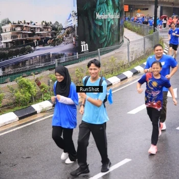 Runner Photo 7955564