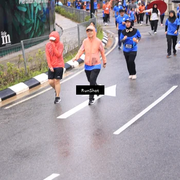 Runner Photo 7955862