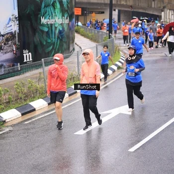 Runner Photo 7955871