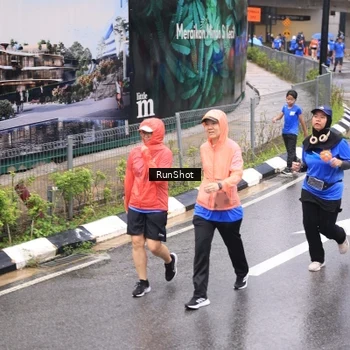 Runner Photo 7955875