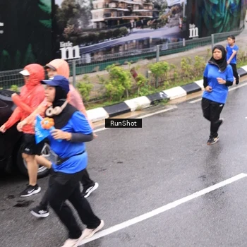Runner Photo 7955905