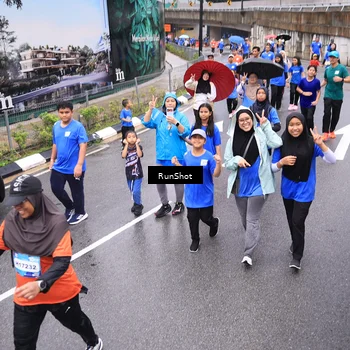 Runner Photo 7956002