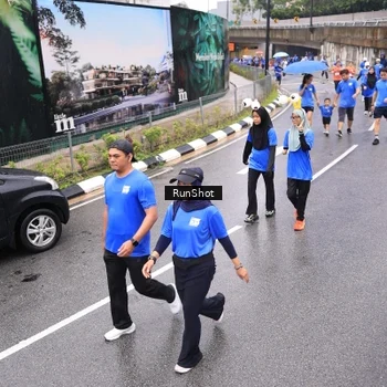 Runner Photo 7956031