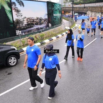 Runner Photo 7956034